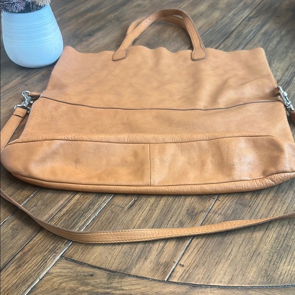 COS Tan Leather Tote with Soft Structure - Picture 7 of 14